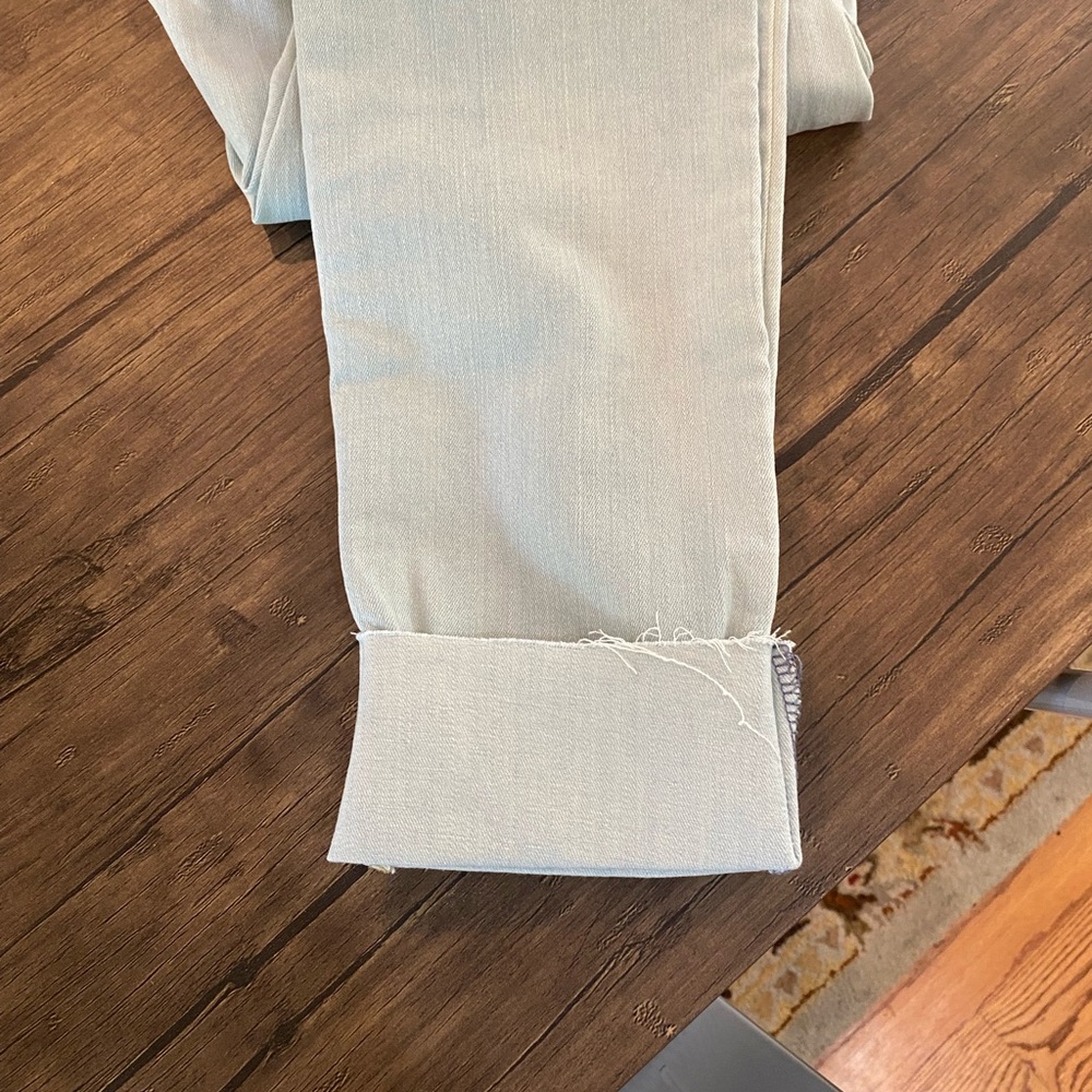 Universal Thread Goods Co. - Picture 5 of 16